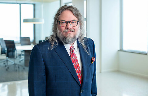 Photo of Gabriel Holloway